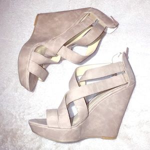 Chinese Laundry Tan criss-cross open sandal wedges